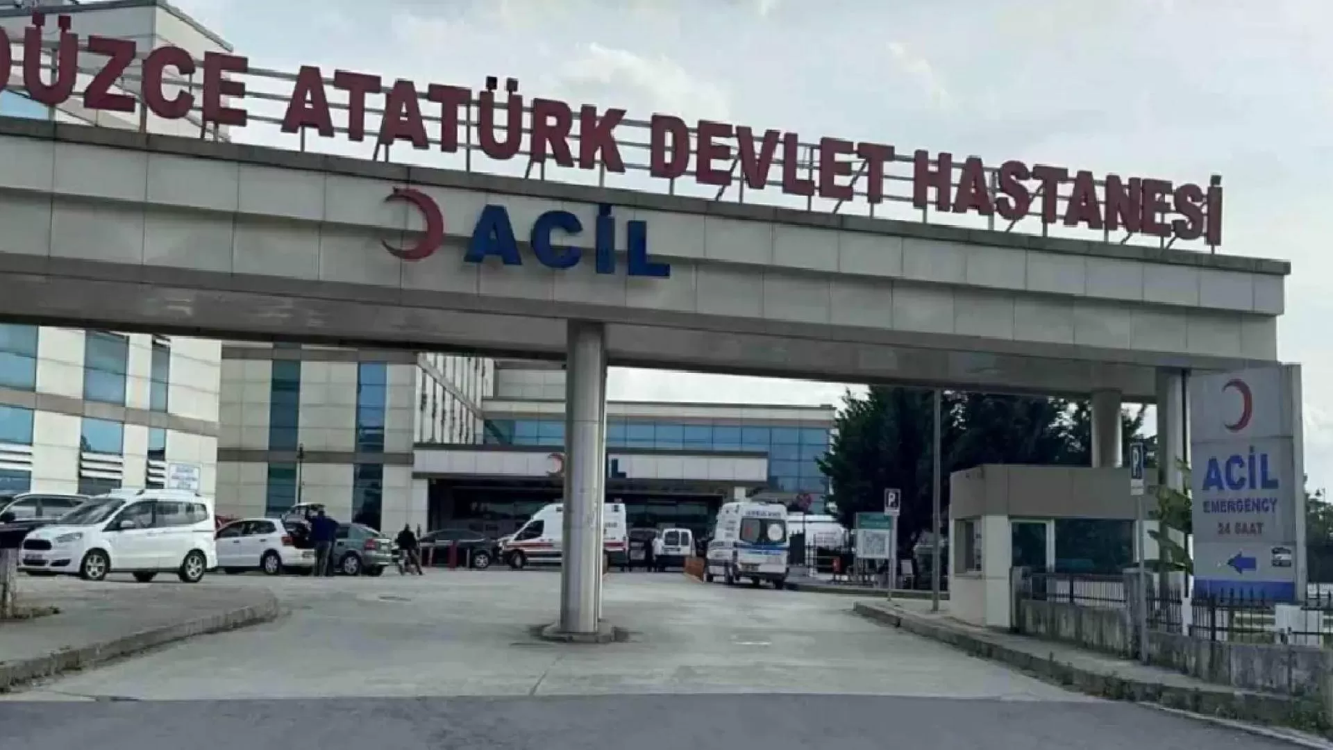 Düzce'de ekskavatör ile konteyner arasına sıkışan 35 yaşındaki işçi hayatını kaybetti