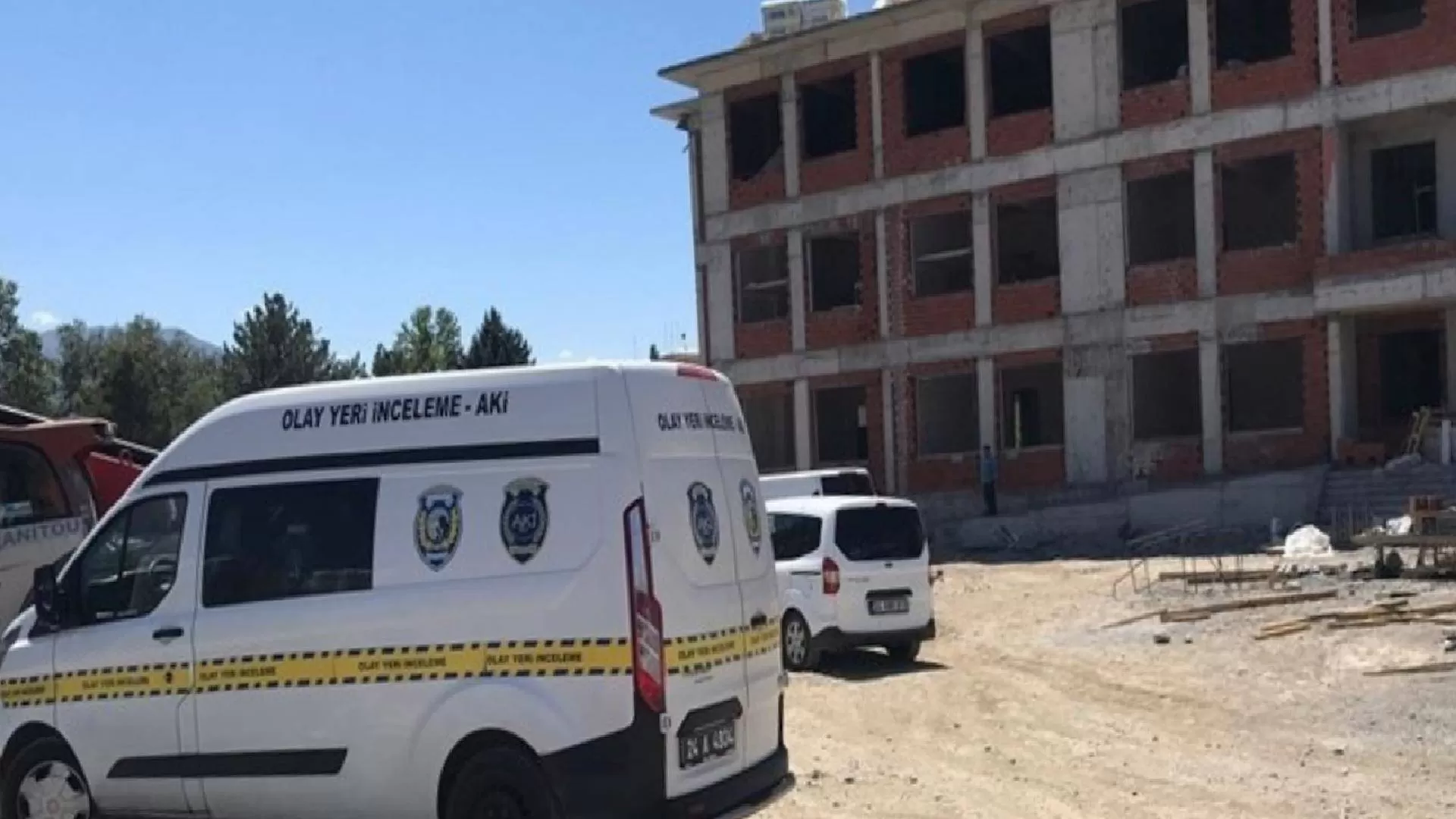 Erzincan'da çatıdan düşen 58 yaşındaki işçi yaşamını kaybetti