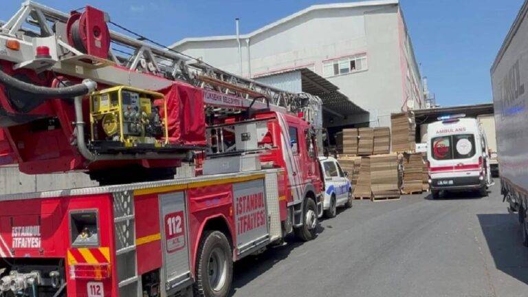 İstanbul'da baskı makinesine sıkışan işçi yaşamını kaybetti 6 İstanbul'da baskı makinesine sıkışan işçi yaşamını kaybetti