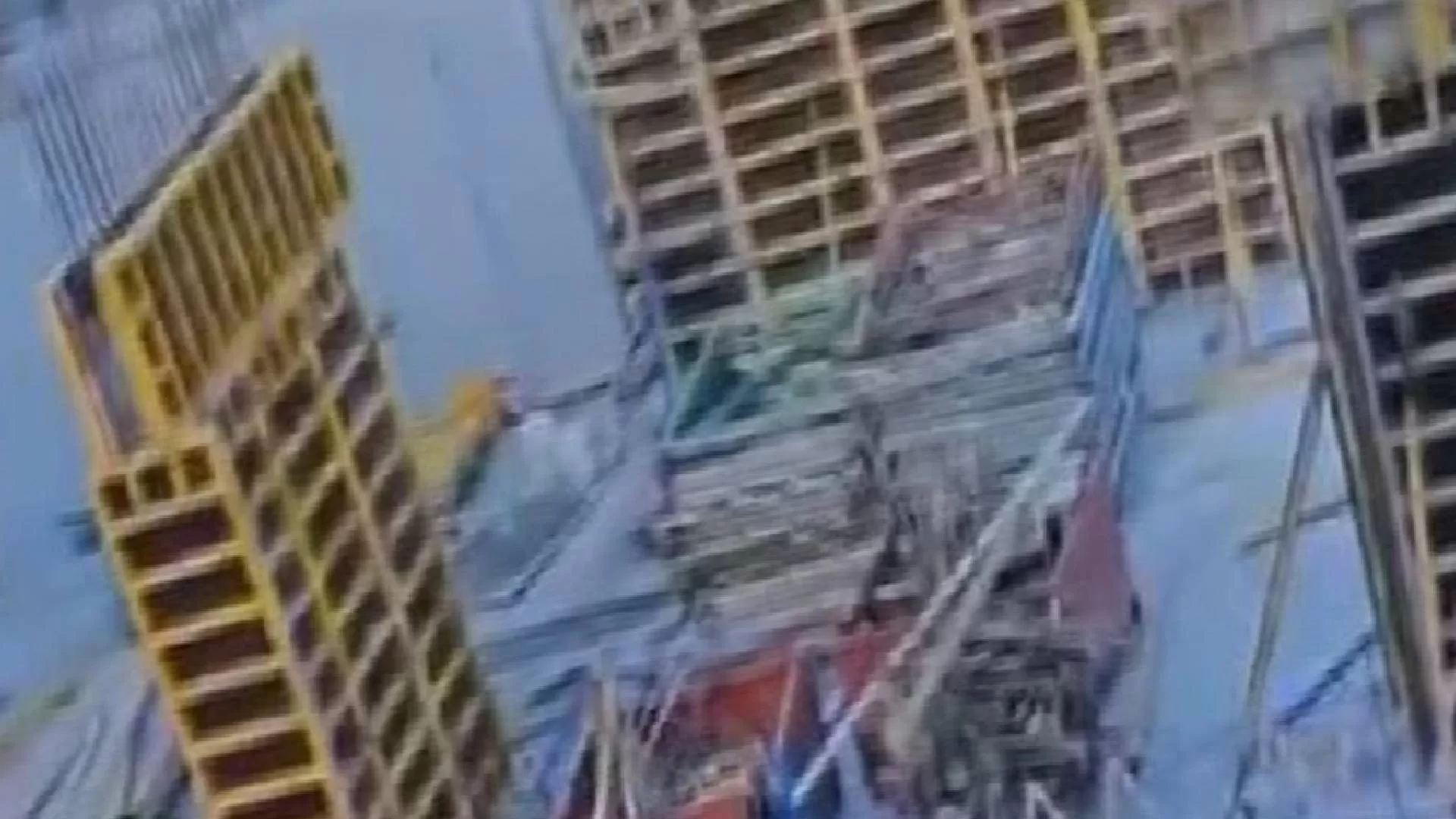 İstanbul’da inşaattan düşen işçi hayatını kaybetti