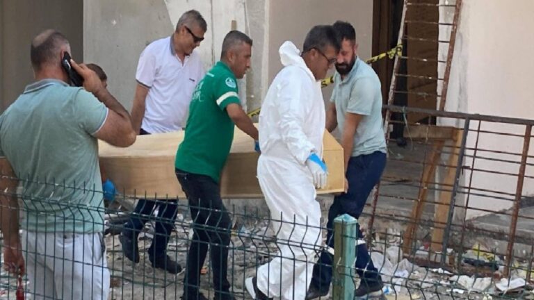 Mersin'de asansör boşluğuna düşen 50 yaşındaki işçi hayatını kaybetti