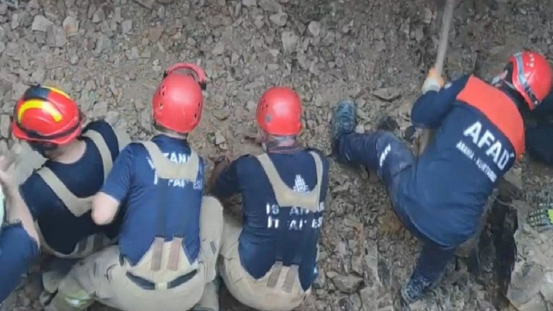 Tuzla'da göçük yaşandı, 2 işçi yaşamını kaybetti