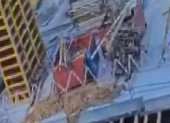 Yıkılan AVM inşaatında çalışan işçi yaşamını kaybetti! 3