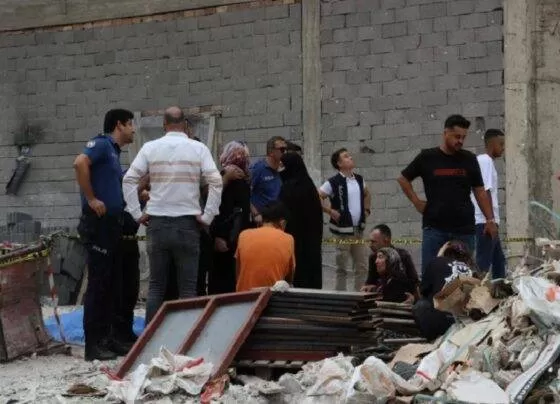 Adana’da üzerlerine demir kova düşen 2 işçi hayatını kaybetti