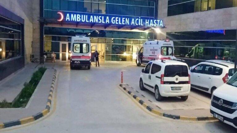 Hatay'da üzerine boru devrilen 48 yaşındaki işçi hayatını kaybetti 13 Hatay'da üzerine boru devrilen 48 yaşındaki işçi hayatını kaybetti