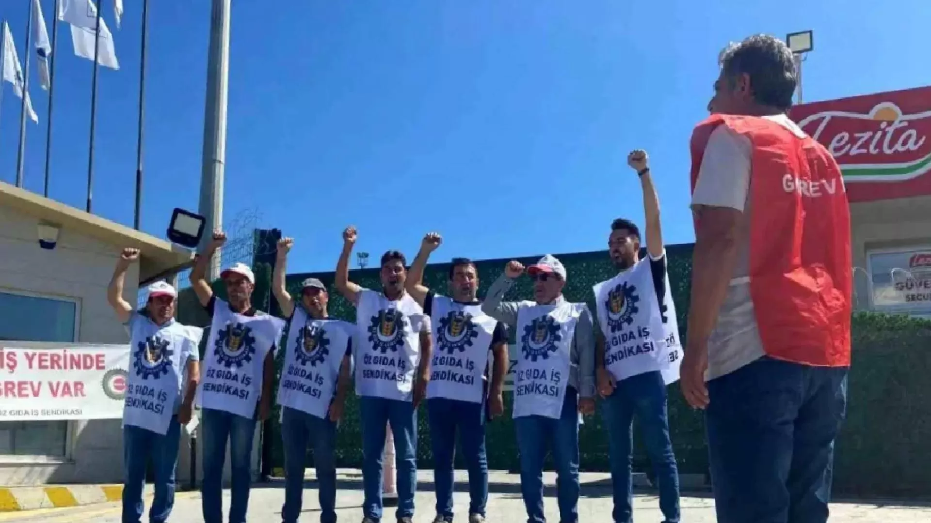 Lezita Fabrikası'nda grev devam ediyor!