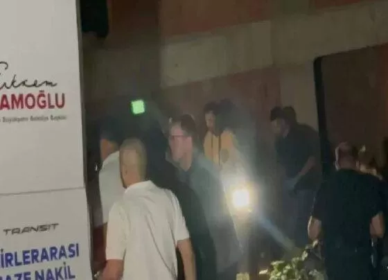 Pendik'te binanın 6'ncı katından düşen işçi hayatını kaybetti