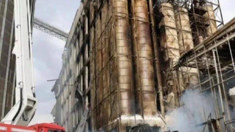 Sakarya'da makarna fabrikası patlamasında 1 işçi yaşamını kaybetti! 1 Sakarya'da makarna fabrikası patlamasında 1 işçi yaşamını kaybetti!