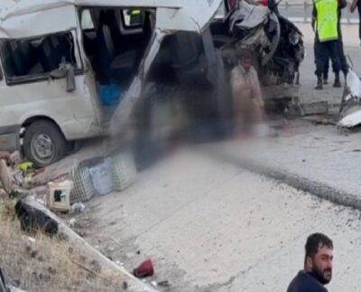 Karaman'da işçi servisi kazasında 2 kişi hayatını kaybetti, 13 kişi yaralandı