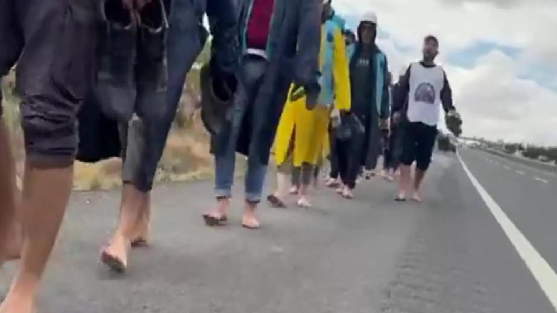Fernas Madencilik işçileri yalın ayak Meclis'te: Patron da kanun yapan da sensin