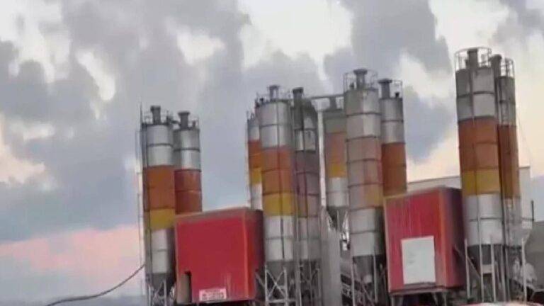 Gebze'de beton tesisinde yüksekten düşen 19 yaşındaki işçi hayatını kaybetti