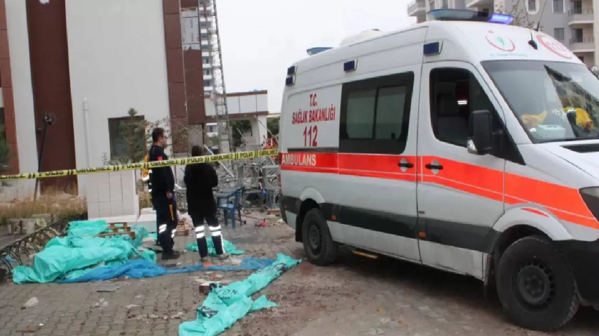 Malatya'da çöken iskelede iki işçi hayatını kaybetti 1
