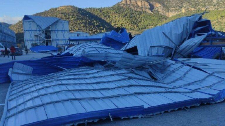 Mersin'de nükleer santralde çatı uçtu: 1 işçi yaşamını kaybetti! 10 Mersin'de nükleer santralde çatı uçtu: 1 işçi yaşamını kaybetti!