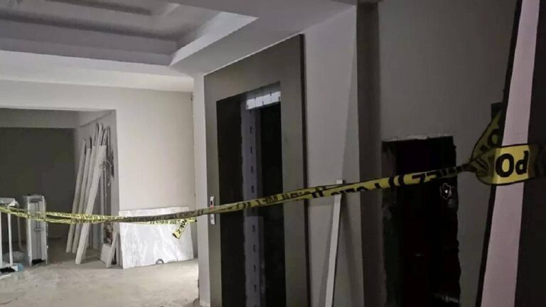 Mersin'de asansör boşluğuna düşen 20 yaşındaki işçi hayatını kaybetti