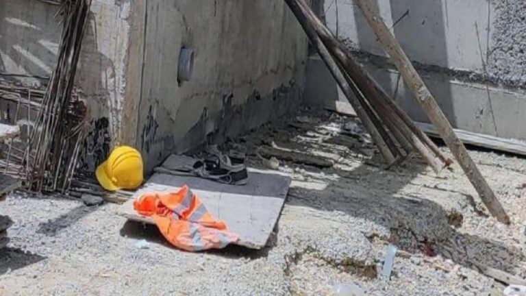 Samsun'da inşaattan düşen 32 yaşındaki işçi yaşamını kaybetti! 10 Samsun'da inşaattan düşen 32 yaşındaki işçi yaşamını kaybetti!