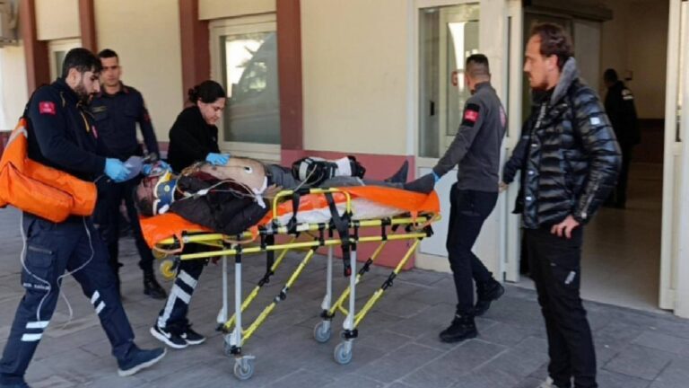 Antalya'da 50 yaşındaki şantiye işçisi hayatını kaybetti 13 Antalya'da 50 yaşındaki şantiye işçisi hayatını kaybetti