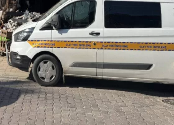 İzmir'de çatıdan düşen 60 yaşındaki emekli işçi hayatını kaybetti