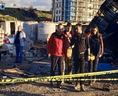 İzmir'de inşaatta sıcak su kazanında patlama: Bir işçi yaşamını kaybetti, 10 işçi yaralandı