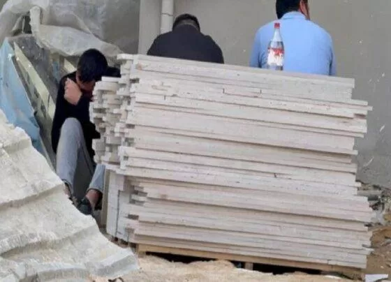 Antalya'da inşaattan düşen işçi hayatını kaybetti