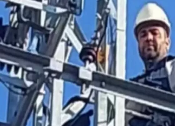 Şanlıurfa'da elektrik direğinin altında kalan 40 yaşındaki işçi yaşamını kaybetti