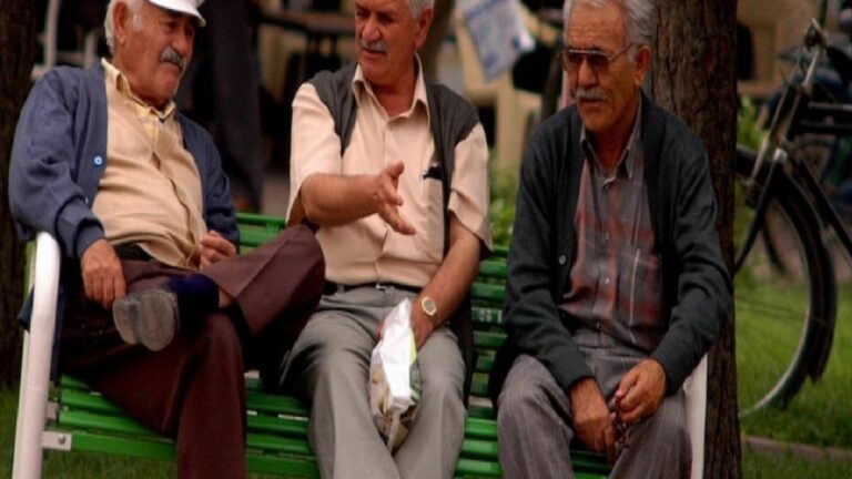 Emekliyi rezil ettiler; Dünya emekli maaşı sıralamasına Türkiye sonda! 13 Emekliyi rezil ettiler; Dünya emekli maaşı sıralamasına Türkiye sonda!