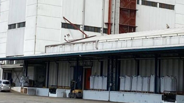 Hendek'te fabrika çatısından düşen işçi hayatını kaybetti 3 Hendek'te fabrika çatısından düşen işçi hayatını kaybetti