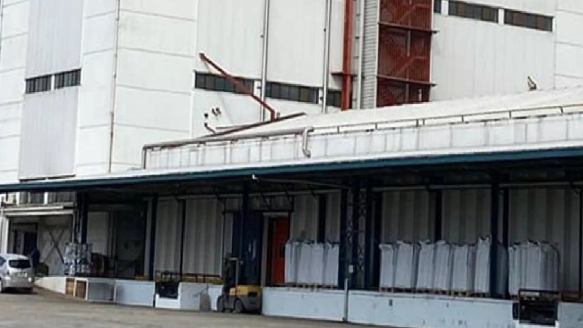 Hendek'te fabrika çatısından düşen işçi hayatını kaybetti