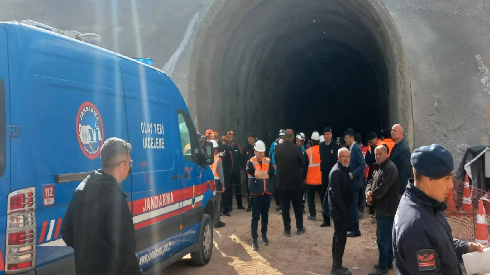 Hızlı tren inşaatında üzerine kaya parçası düşen işçi yaşamını kaybetti!
