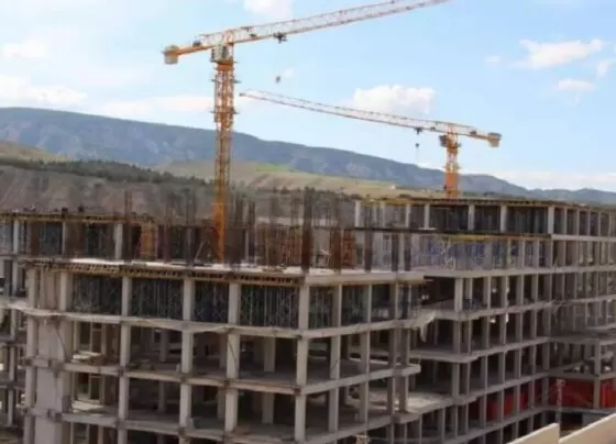 Çankırı'da kule vincinden düşen 54 yaşındaki işçi yaşamını yitirdi