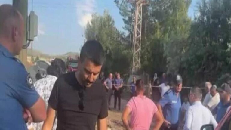 Ankara'da altyapı çalışması sırasında göçük altında kalan 46 yaşındaki işçi hayatını kaybetti 2 Ankara'da altyapı çalışması sırasında göçük altında kalan 46 yaşındaki işçi hayatını kaybetti