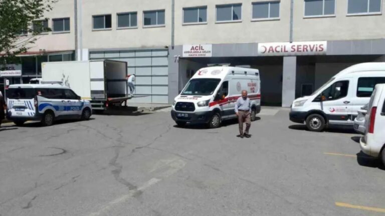 Malatya'da inşaatın iskelesinden düşen 41 yaşındaki işçi hayatını kaybetti 10 Malatya'da inşaatın iskelesinden düşen 41 yaşındaki işçi hayatını kaybetti