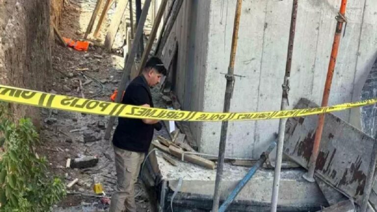 Adıyaman'da inşaatta düşen 45 yaşındaki kalıp ustası hayatını kaybetti 1 Adıyaman'da inşaatta düşen 45 yaşındaki kalıp ustası hayatını kaybetti