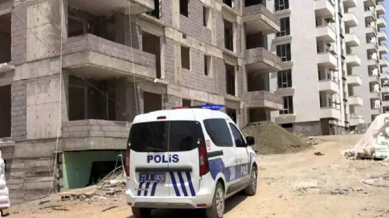 Elazığ'da inşaattan düşen 49 yaşındaki işçi hayatını kaybetti