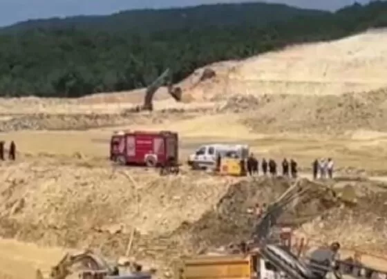 İstanbul Çatalca’da kum ocağında göçükte bir işçi hayatını kaybetti