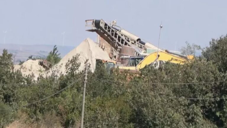 Silivri'de kum ocağında göçük: 1 işçi hayatını kaybetti