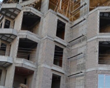 Aksaray'da inşaattan düşen işçi hayatını kaybetti