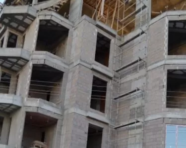 Aksaray'da inşaattan düşen işçi hayatını kaybetti