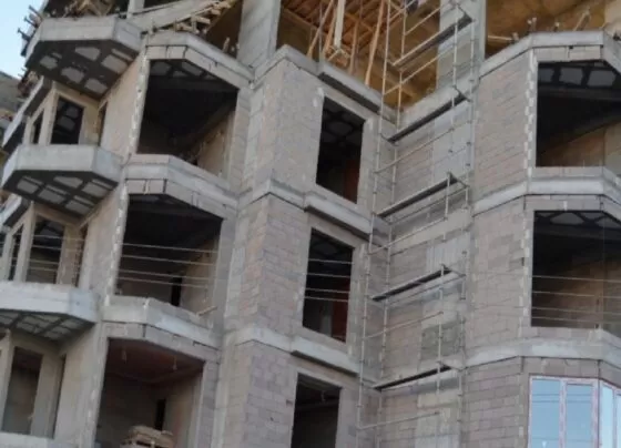 Aksaray'da inşaattan düşen işçi hayatını kaybetti