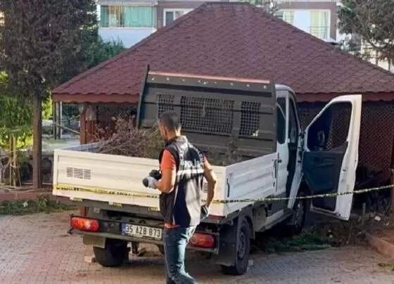 Çorlu'da ağaç budayan 43 yaşındaki işçi hayatını kaybetti