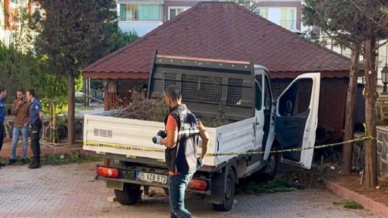 Çorlu'da ağaç budayan 43 yaşındaki işçi hayatını kaybetti