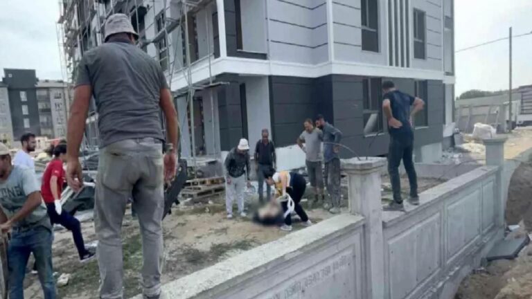 Tekirdağ'da inşaattan düşen 38 yaşındaki işçi hayatını kaybetti 7 Tekirdağ'da inşaattan düşen 38 yaşındaki işçi hayatını kaybetti