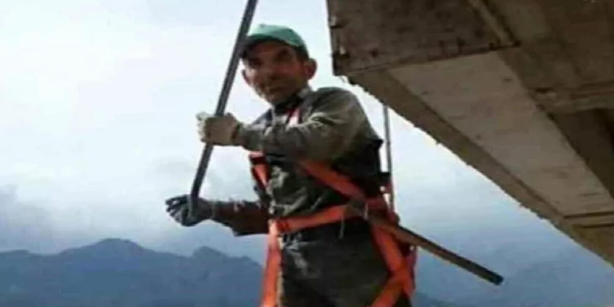 Denizli'de 57 yaşındaki inşaat işçisi düşerek hayatını kaybetti