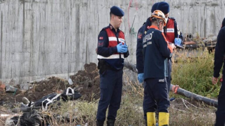 Sivas'ta foseptik çukuruna düşen 2 işçi hayatını kaybetti