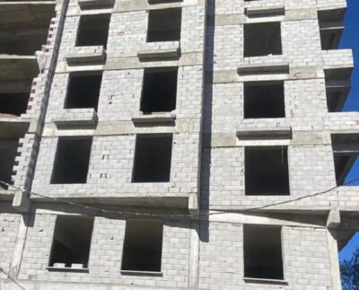 Ağrı'da inşaattan düşen betonun çarpması sonucu 48 yaşındaki işçi yaşamını kaybetti