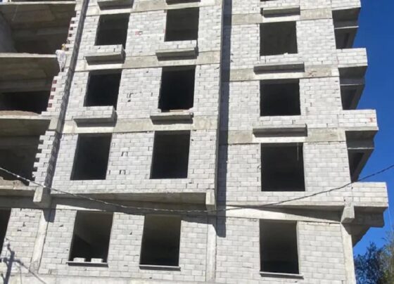 Ağrı'da inşaattan düşen betonun çarpması sonucu 48 yaşındaki işçi yaşamını kaybetti