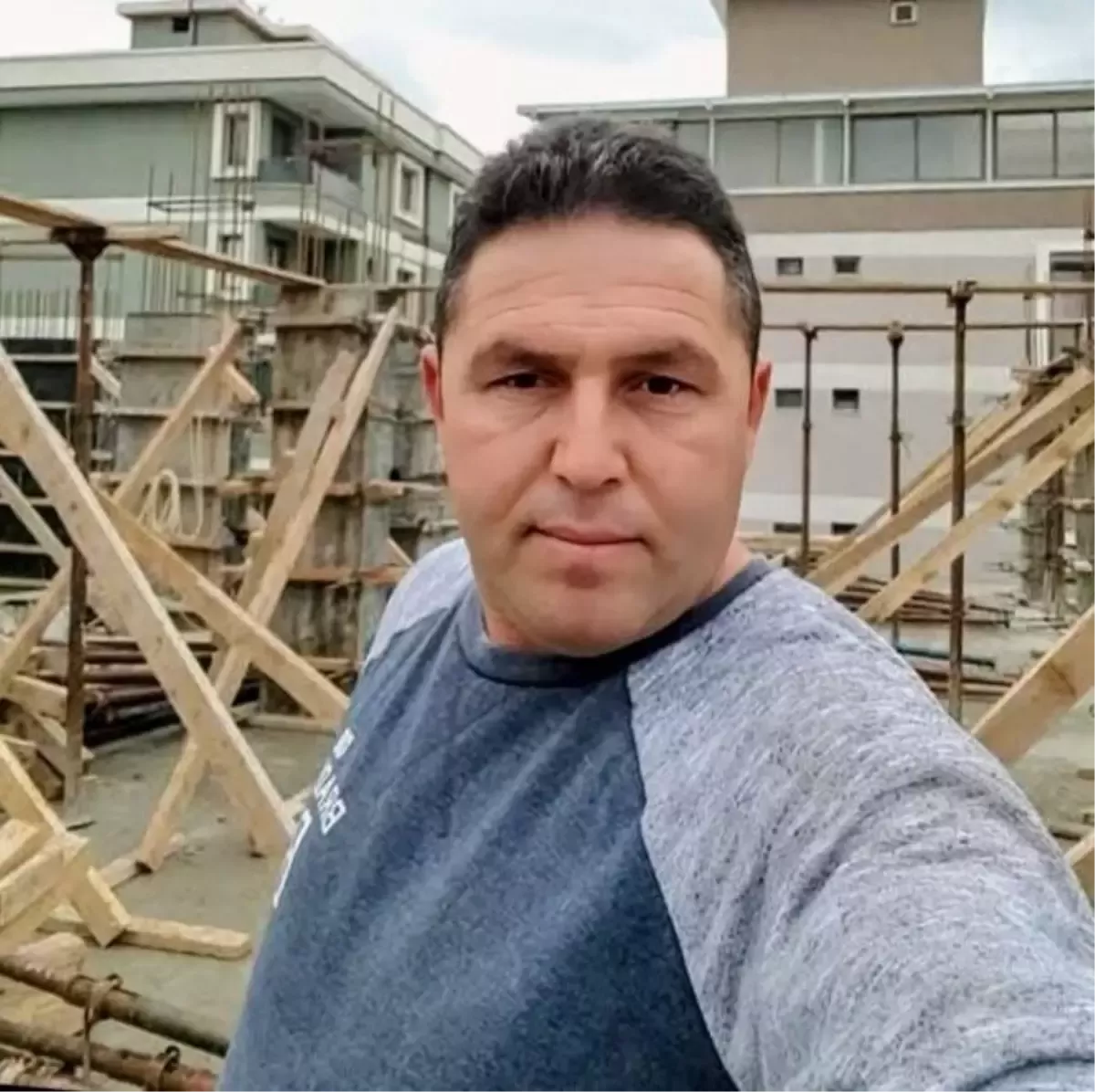 İzmir'de inşaattan düşen 49 yaşındaki işçi hayatını kaybetti