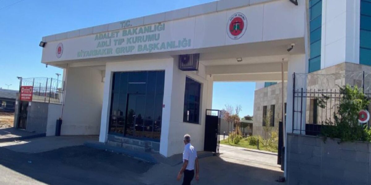 Diyarbakır’da inşaatın 4’üncü katından düşen 34 yaşındaki işçi yaşamını yitirdi