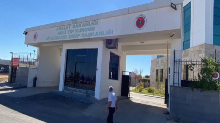 Diyarbakır’da inşaatın 4’üncü katından düşen 34 yaşındaki işçi yaşamını yitirdi