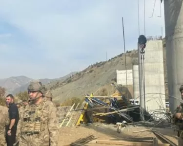 Diyarbakır'da viyadük inşaatında iskele çöktü: 3 işçi hayatını kaybetti