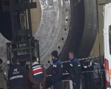 Kırıkkale'de 3 tonluk sacın altında kalan 2 işçi hayatını kaybetti